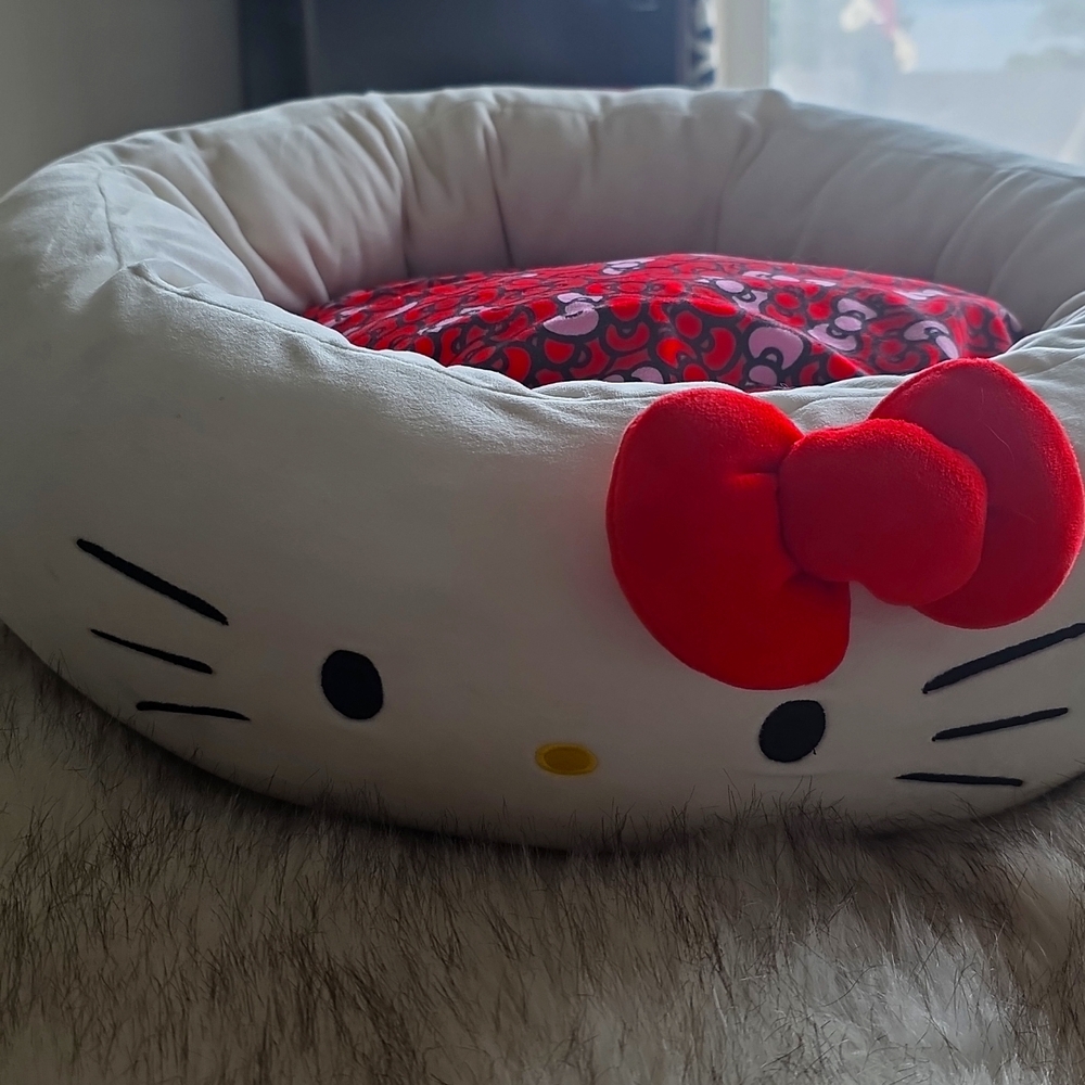 Hello Kitty Pet Bed with Red Bow